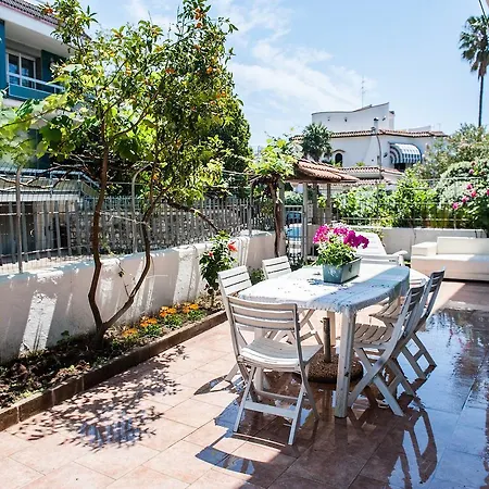 Apartment Santo Janni *